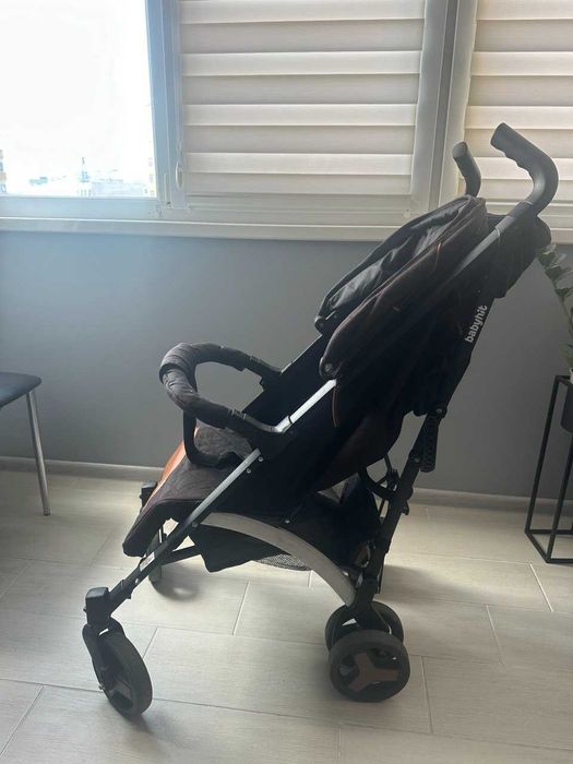 Прогулянкова коляска