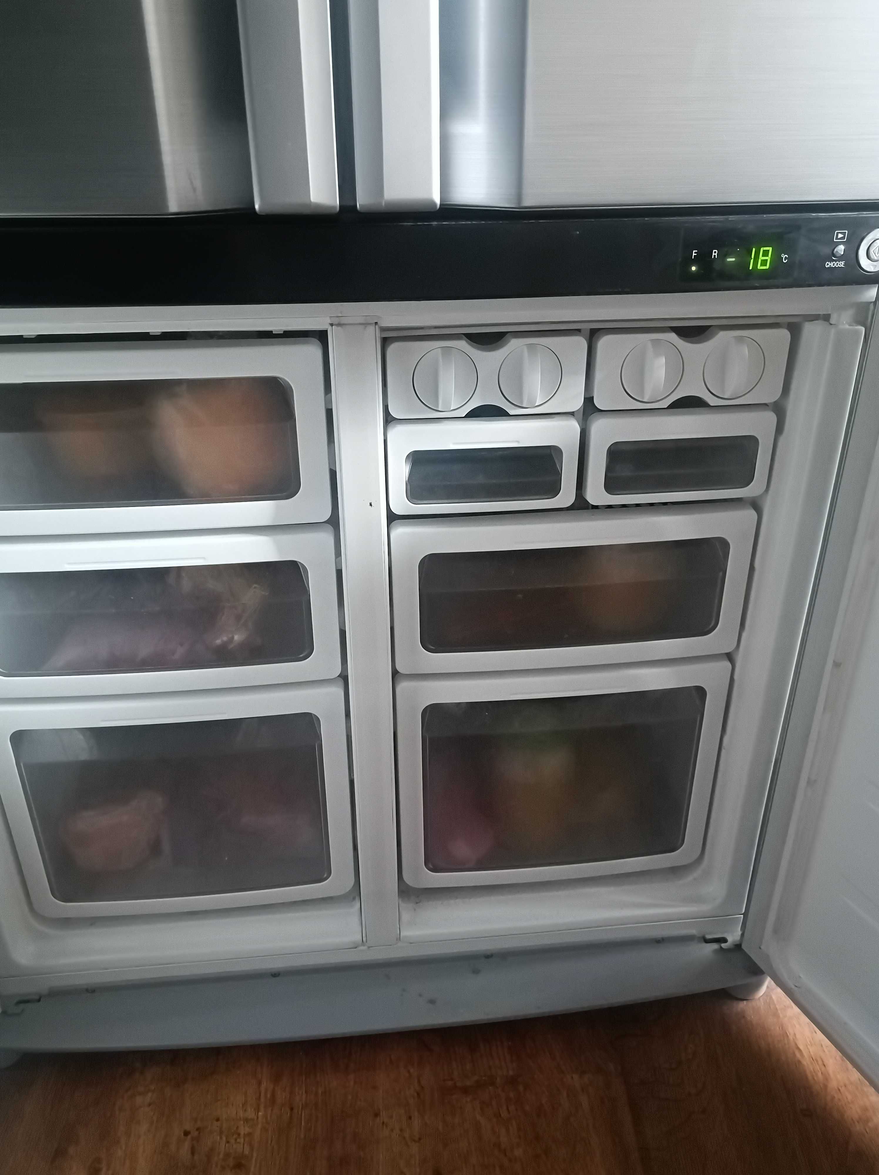 Duża lodówka Sharp (czterodrzwiowa) SJ-F72PV-SL  556 litrów