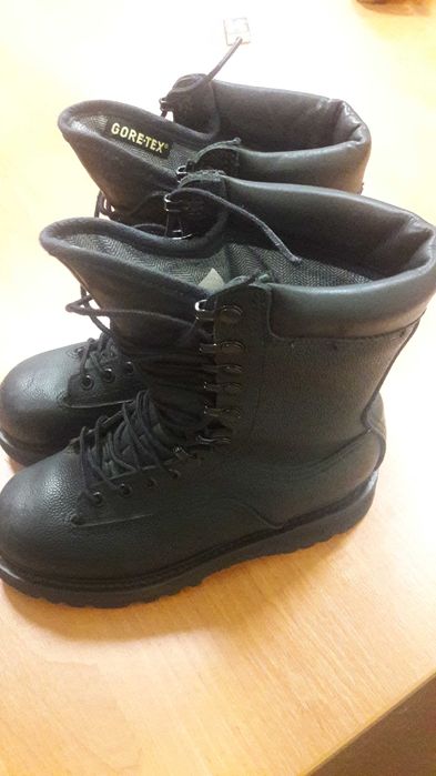 Берци Канадские GORE-TEX  маленький размер.