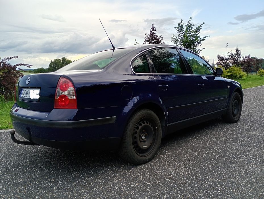 VW Passat B5 FL 1.6 8v 102 KM BEZWYPADEK klimatyzacja SERWIS bez RDZY