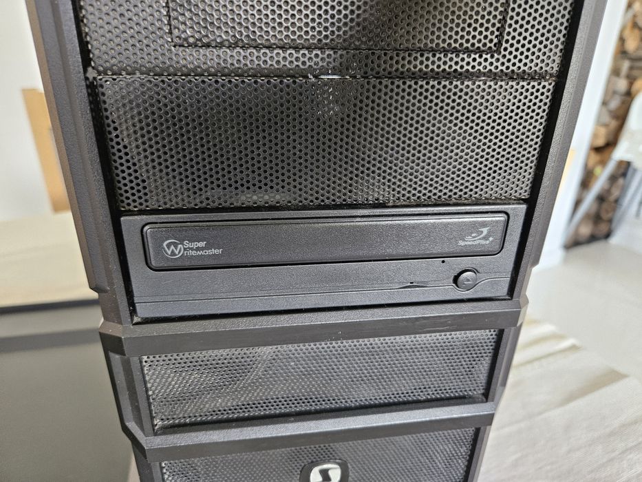 Obudowa SilentiumPC Brutus M23 Pure Black, nagrywarka CD, 3 wentylator