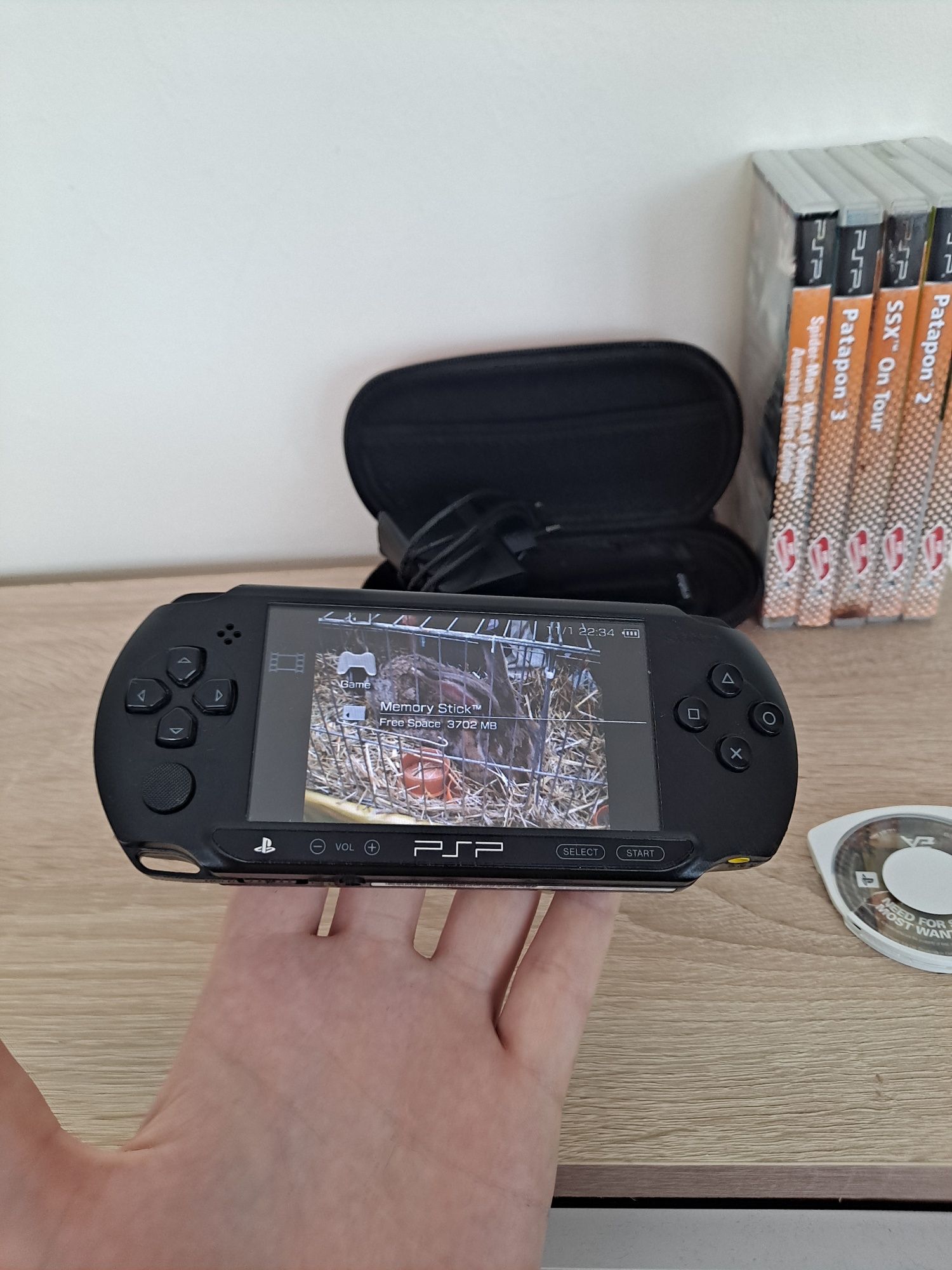 Konsola Sony PSP +Gry i Etui