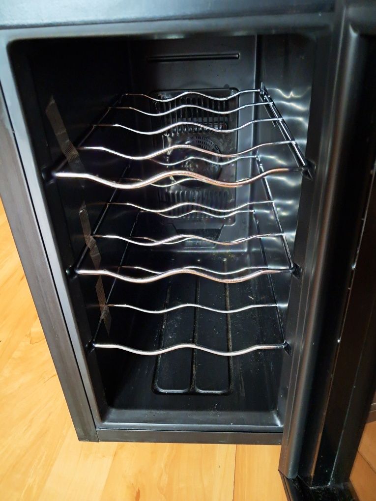Chłodziarka Cecotec Grand Sommelier 800 CoolCrystal
