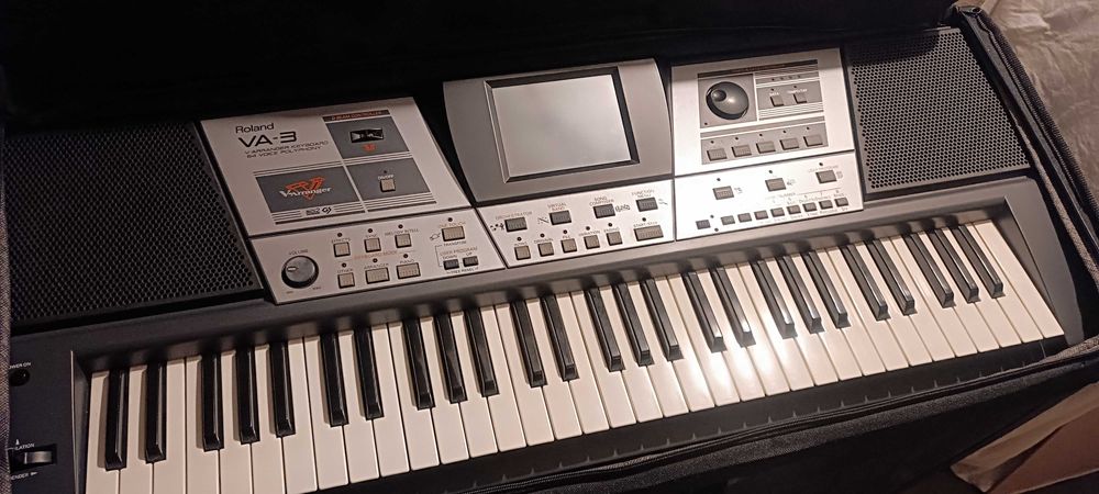 Keyboard Roland Va-3