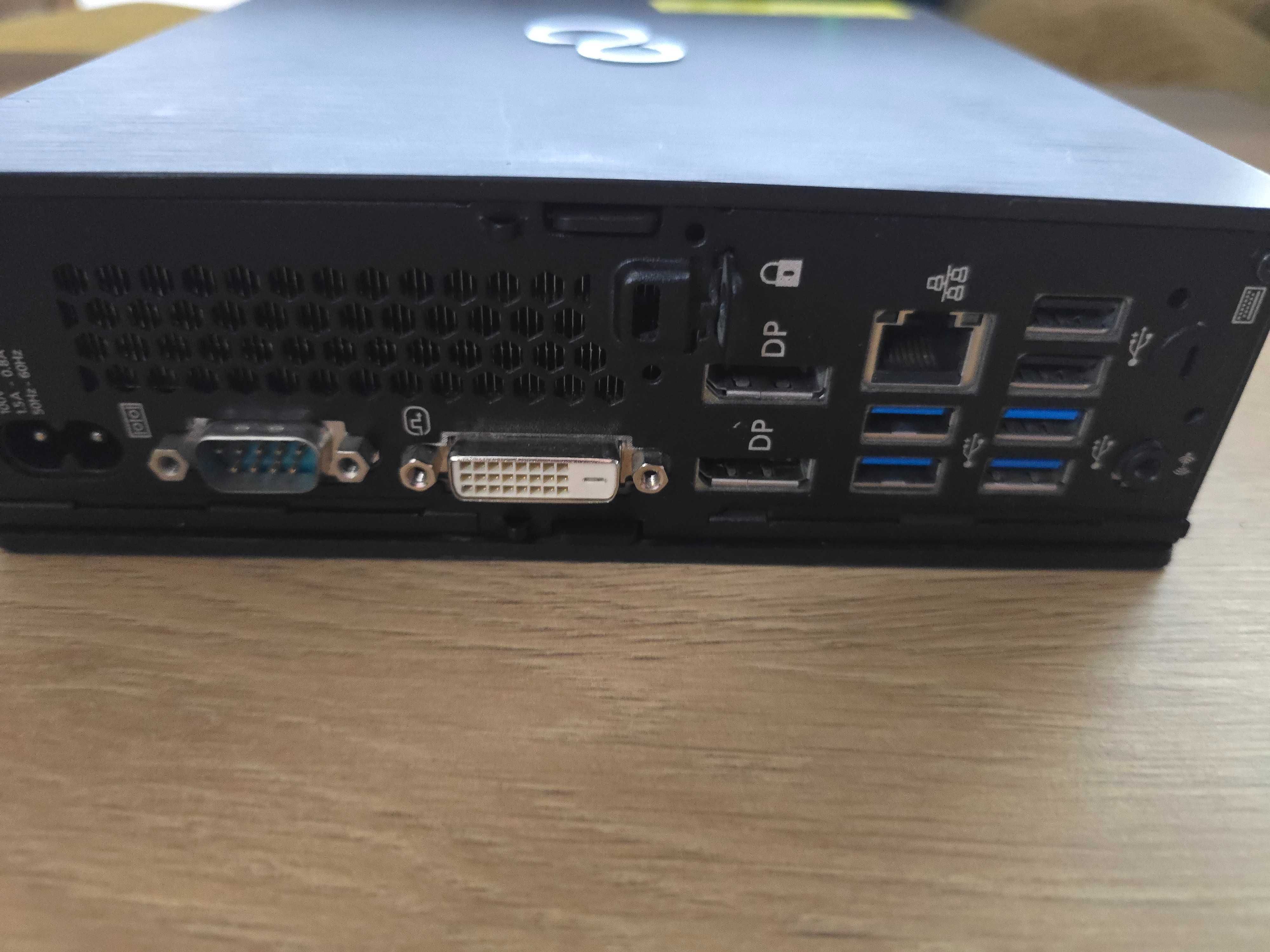Fujitsu Esprimo Q956 mini PC