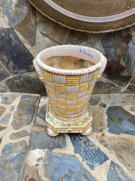 Base vaso Viúva de Lamego Séc XIX Assinada 31 cm