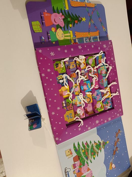 Zestaw 24 szt mini książeczek świnka Peppa mój kalendarz adwentowy 
Po