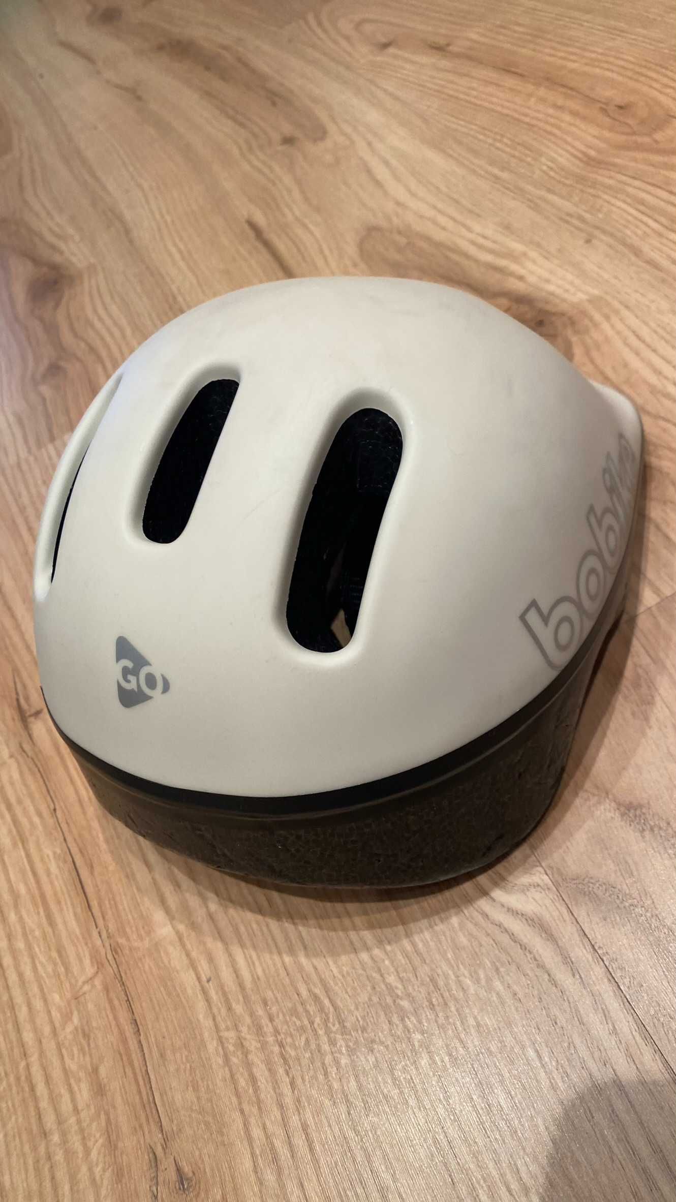 capacete bobike de criança bege