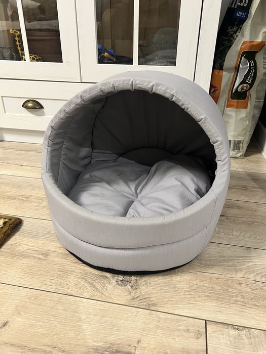 Лежак- будка для маленької собачки або котика