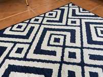 Tapete azul e branco (130x80)