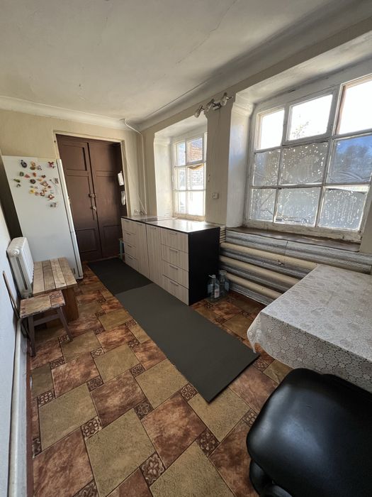 Сдам 3-и комнаты в 5-и комнатной квартире.