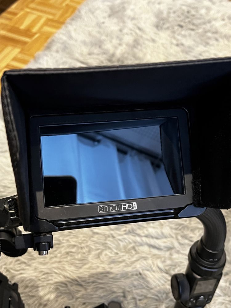 Monitor podglądowy SmallHD Focus 5 + dodatki. Stan perfekt!