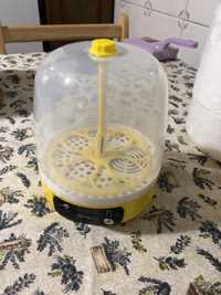 Mini incubadora usada