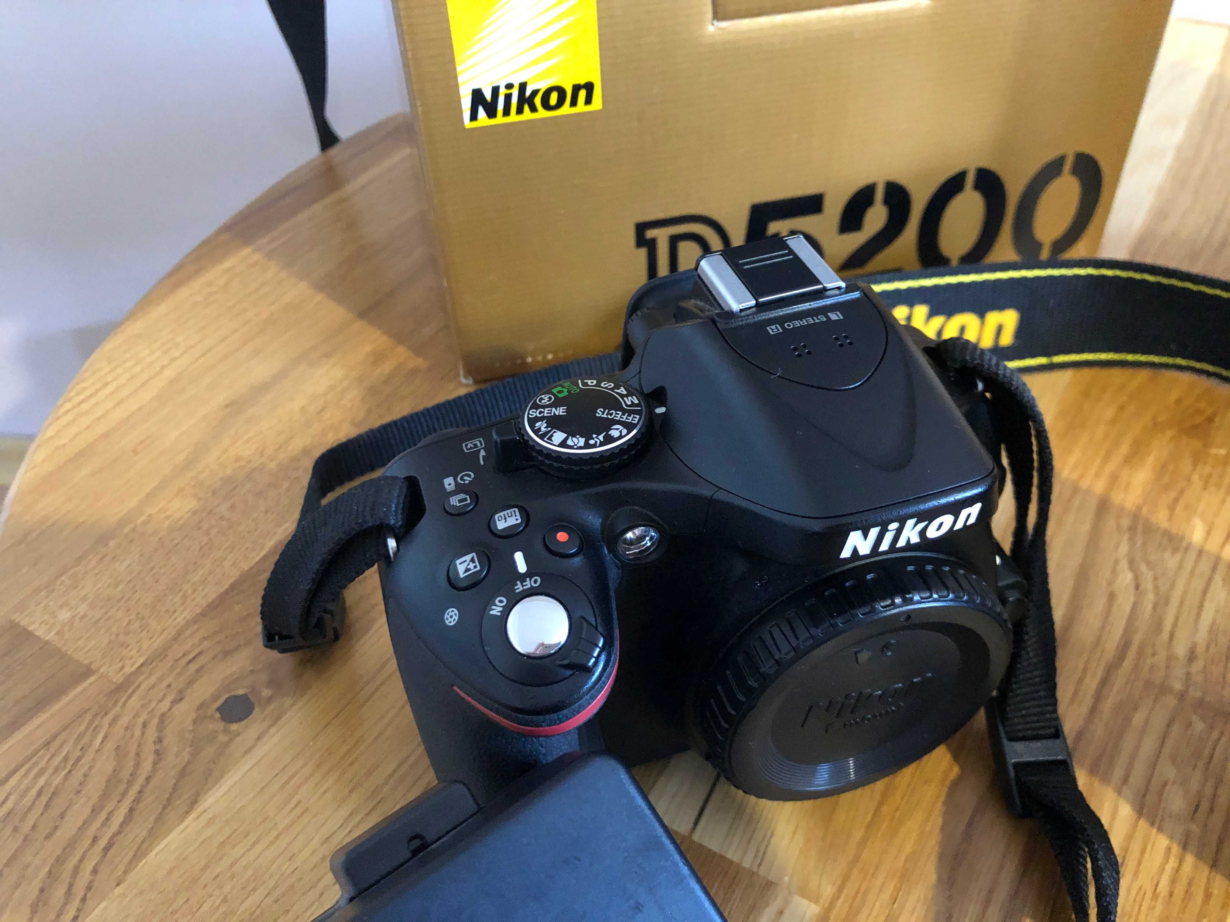 Lustrzanka Nikon D5200 + AF-S VR 18-105 jak NOWY!! 6000 zdjęć, DODATKI