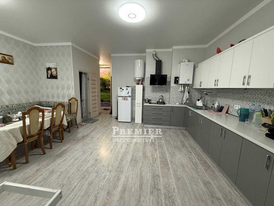 Продам 2 кімнатну квартиру площею 94 кв.м. з ремонтом у моря