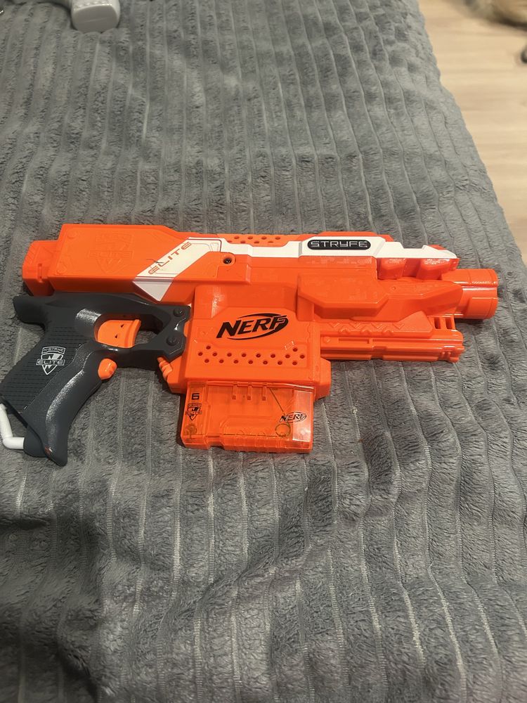 Pistolet Nerf automat