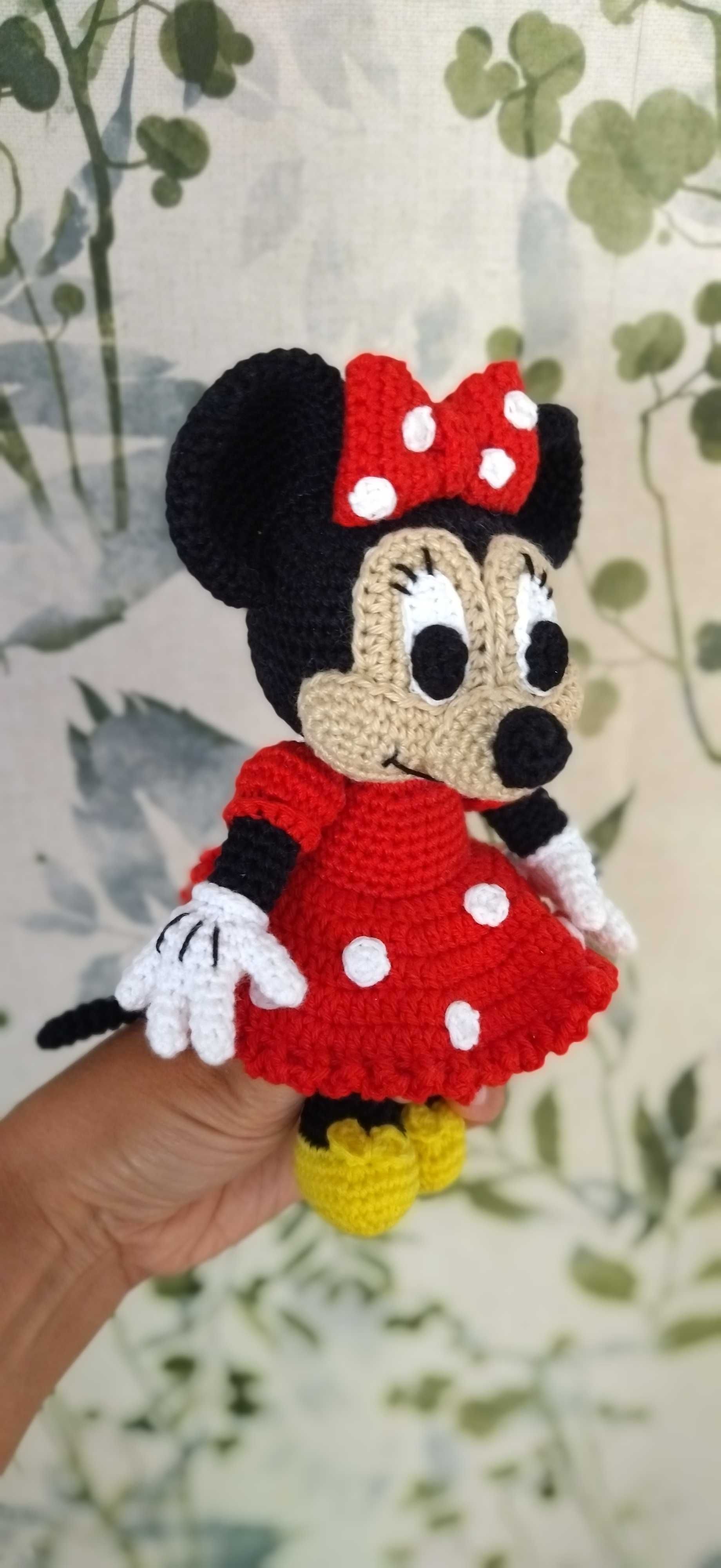 Minnie Mouse amigurumi