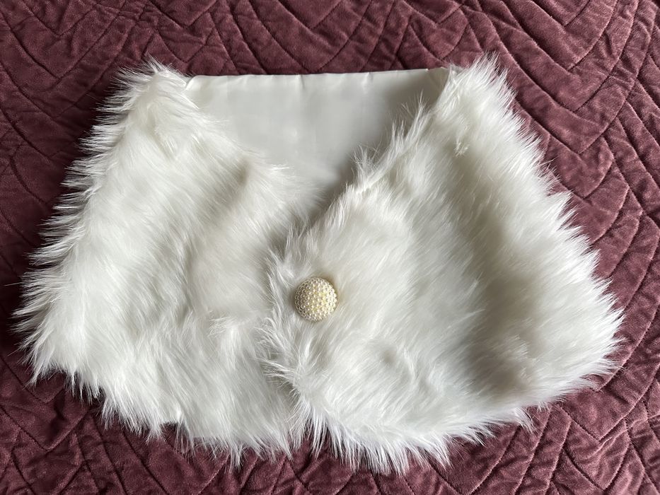 Nowa etola ślubna narzutka okrycie dla Panny Młodej futerko z perłą