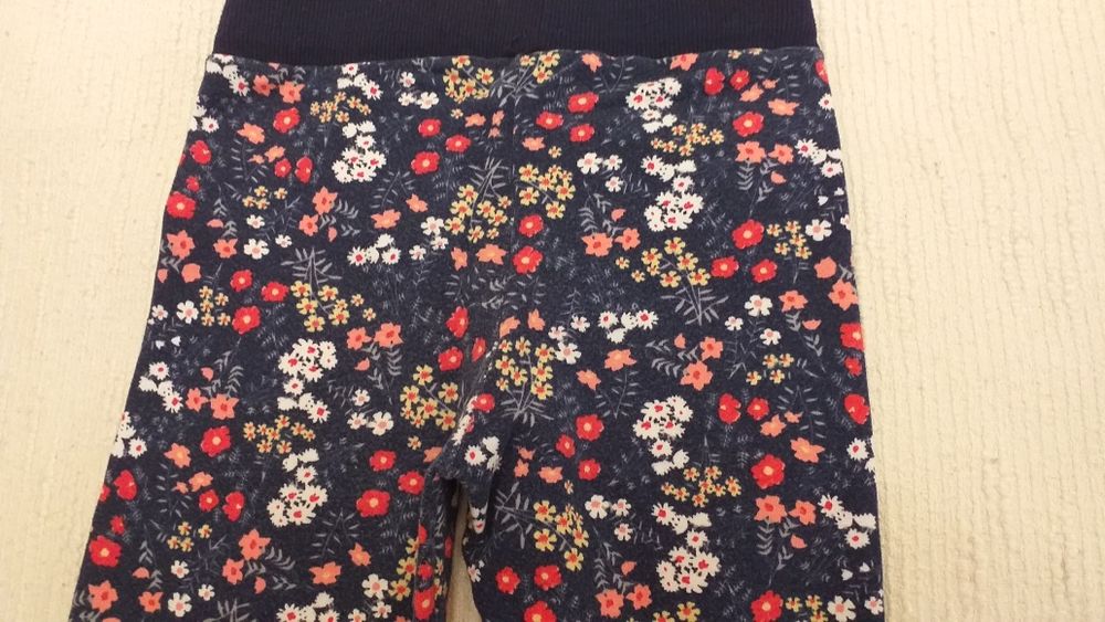 Spodnie ocieplane meszkiem kwiatki r. 128-134