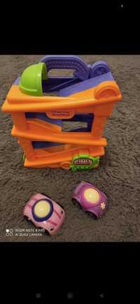 Parking Fisher Price + 2 auta.