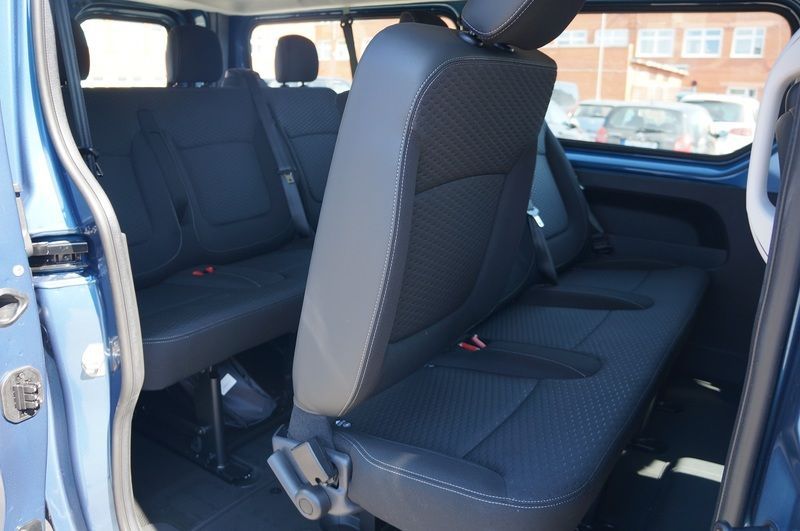 Wynajem - Wypożyczalnia busów 9-osobowych - automaty z 2025 roku