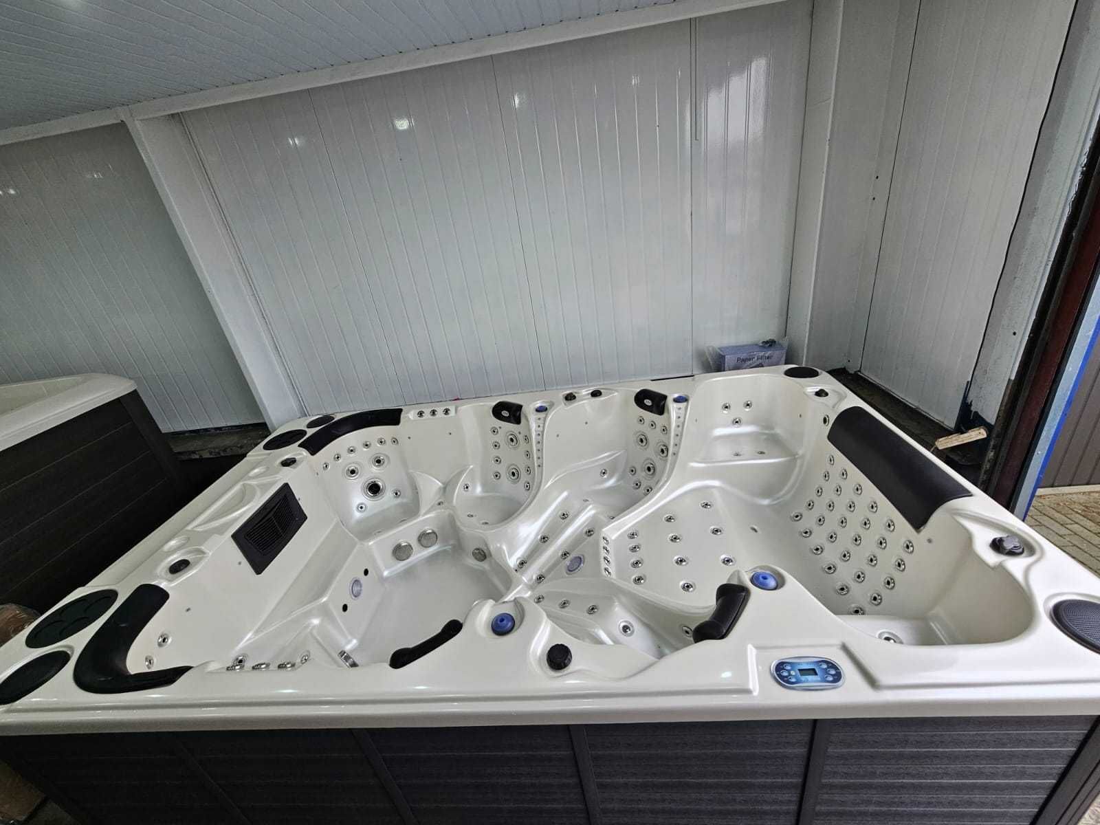NOWOŚĆ! Jacuzzi 10 osobowe Bahama - 3,8 m długości!