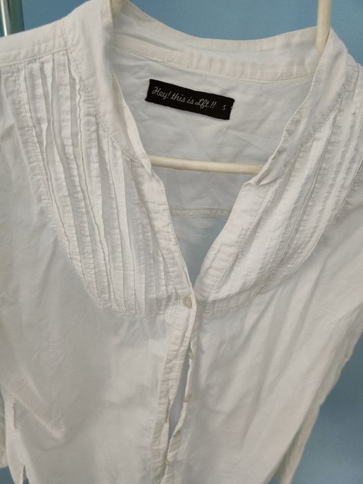 Biała koszula z guzikami rozmiar M-S