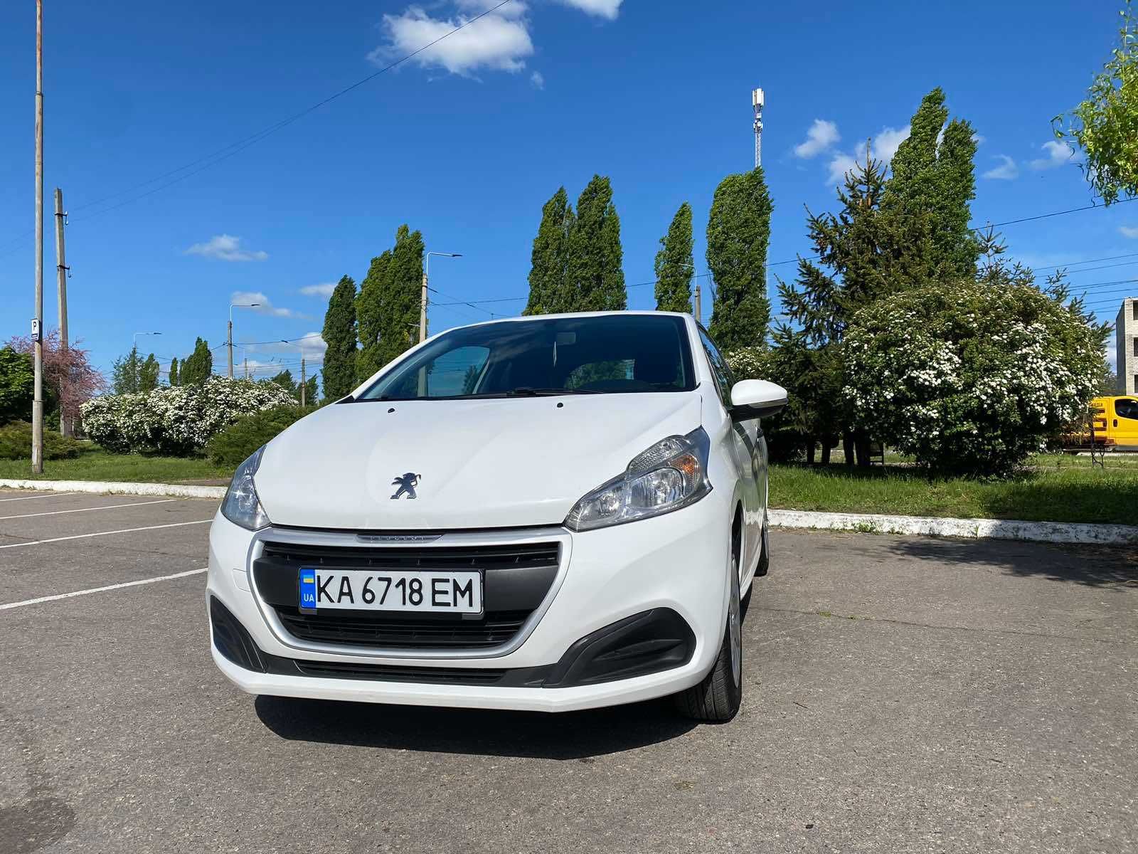 Peugeot 208 2016 року