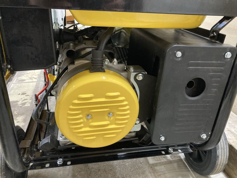 Портативний генератор Aksa AAP8000E на обкатке