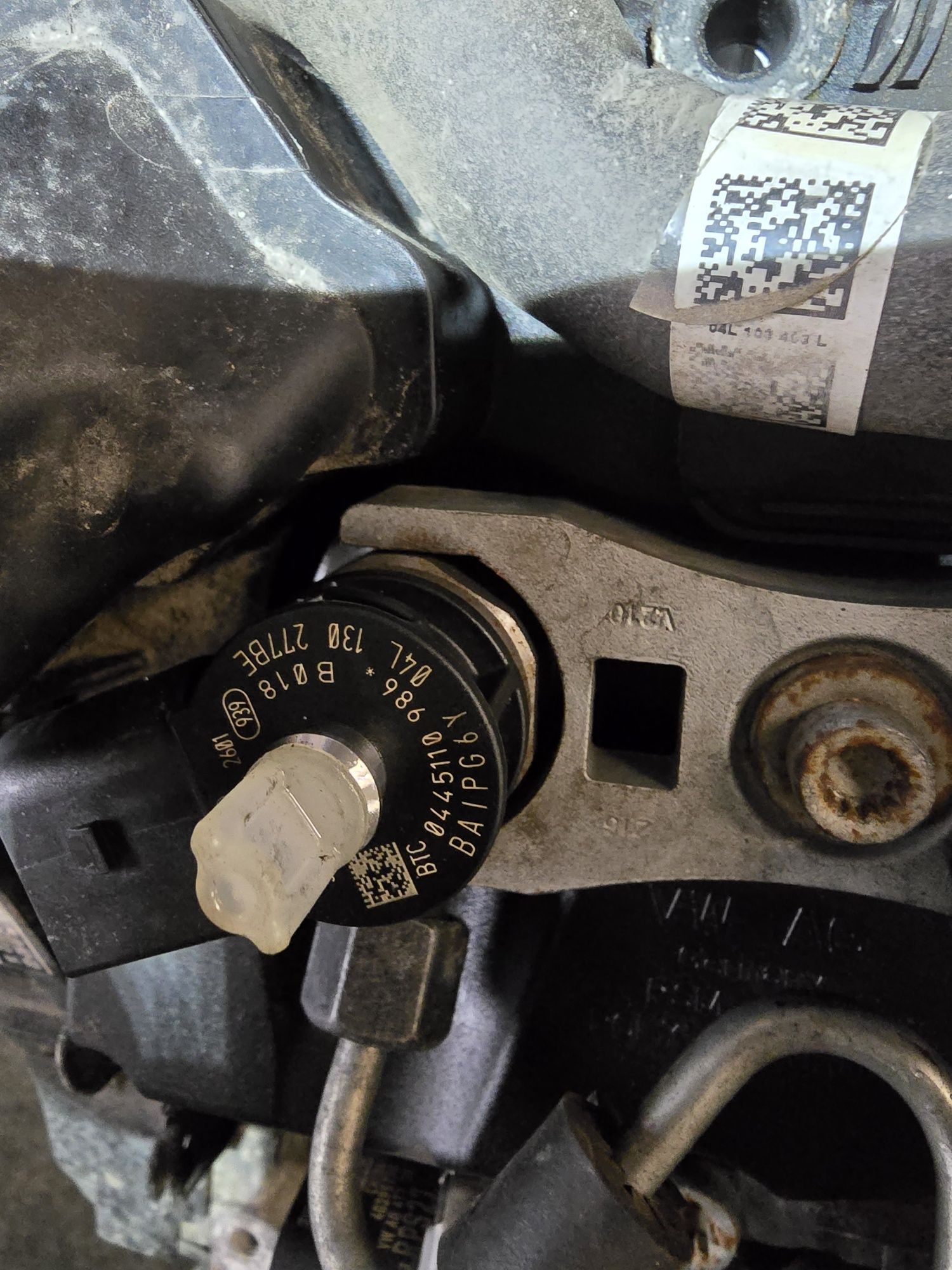 Wtryskiwacze kpl 4 sztuki MAN TGE 3.14 VW CRAFTER 2.0 TDI