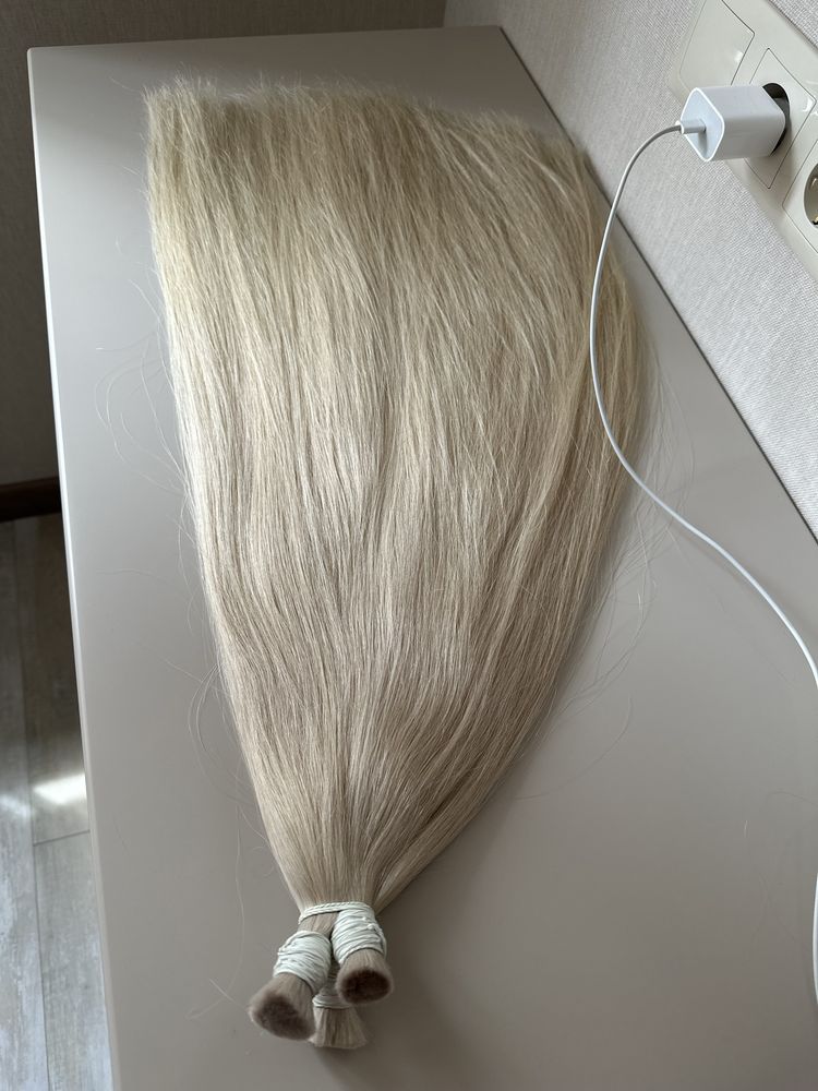 Натуральные белые волосы для наращивания 70 см