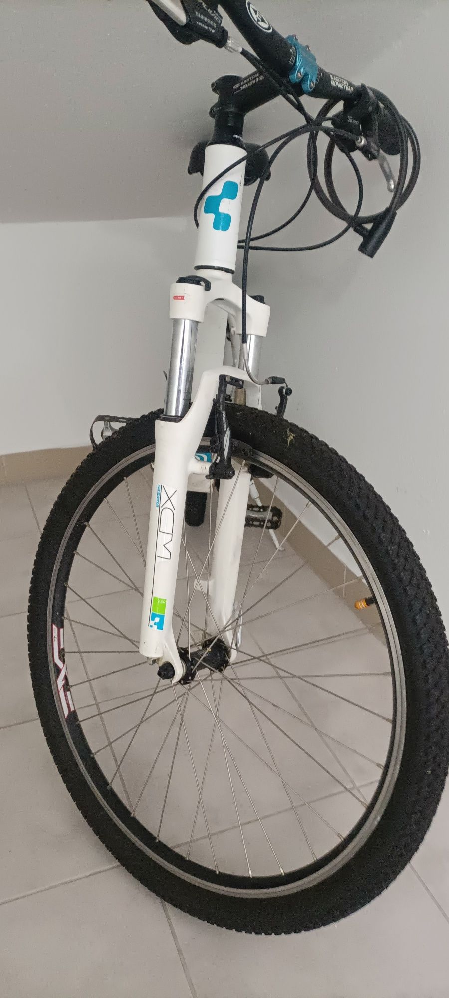 Bicicleta CUBE aro 26