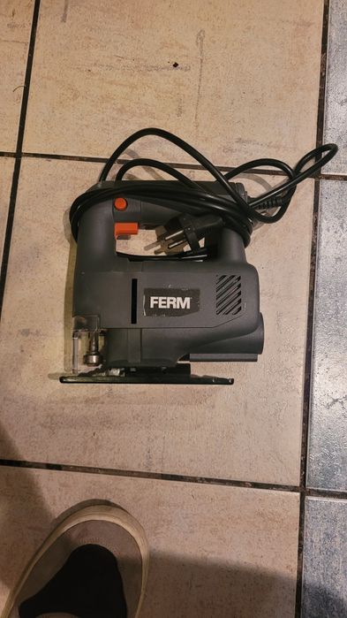 Sprawna wyrzynarka ferm