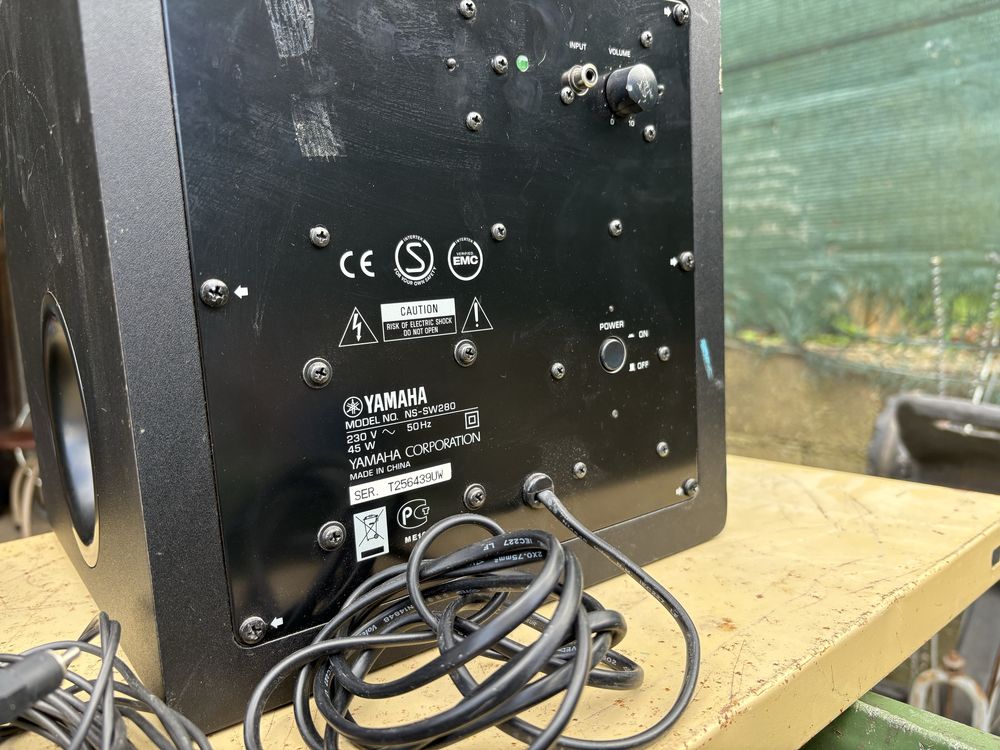 Subwoofer + colunas Yamaha novo