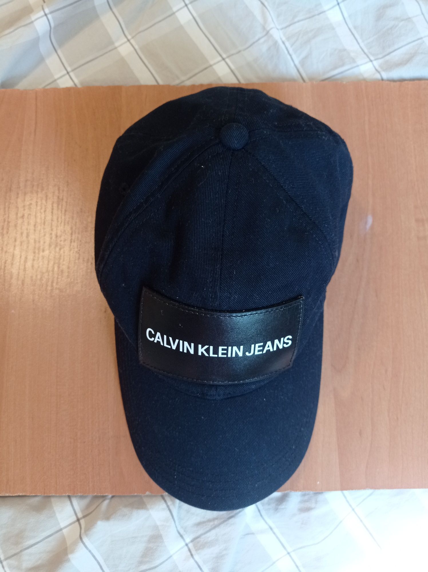 Продам кепку Calvin Klein чёрного цвета.
