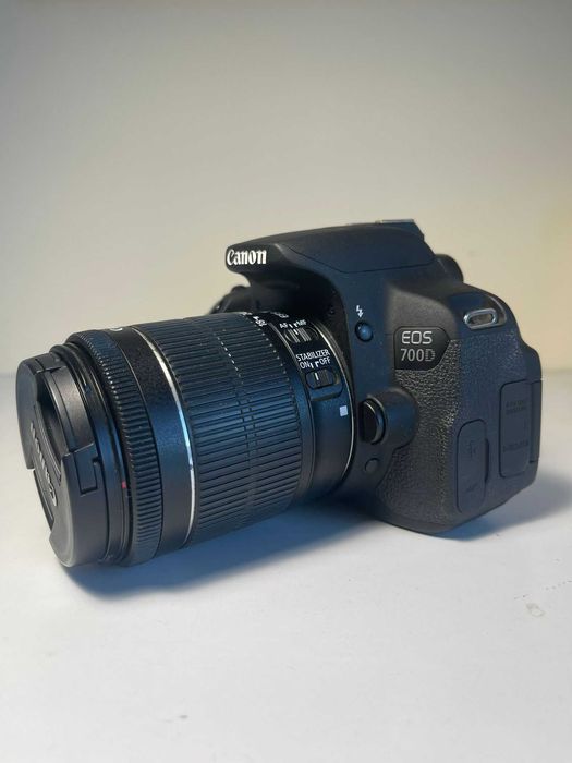 Máquina Fotográfica Canon 700D + Objetiva 50mm 1.8 + 18-55mm, etc