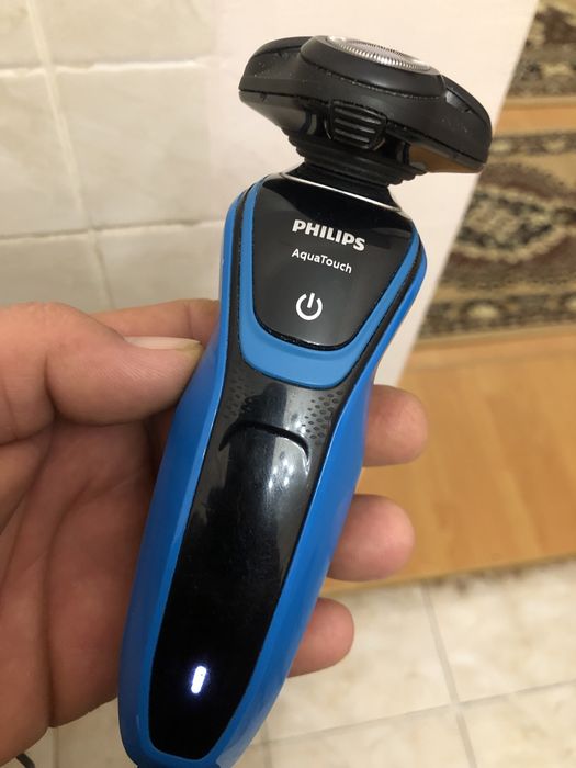 Електробритва  Philips AquaTouch Wet and Dry Electric Shaver S5051