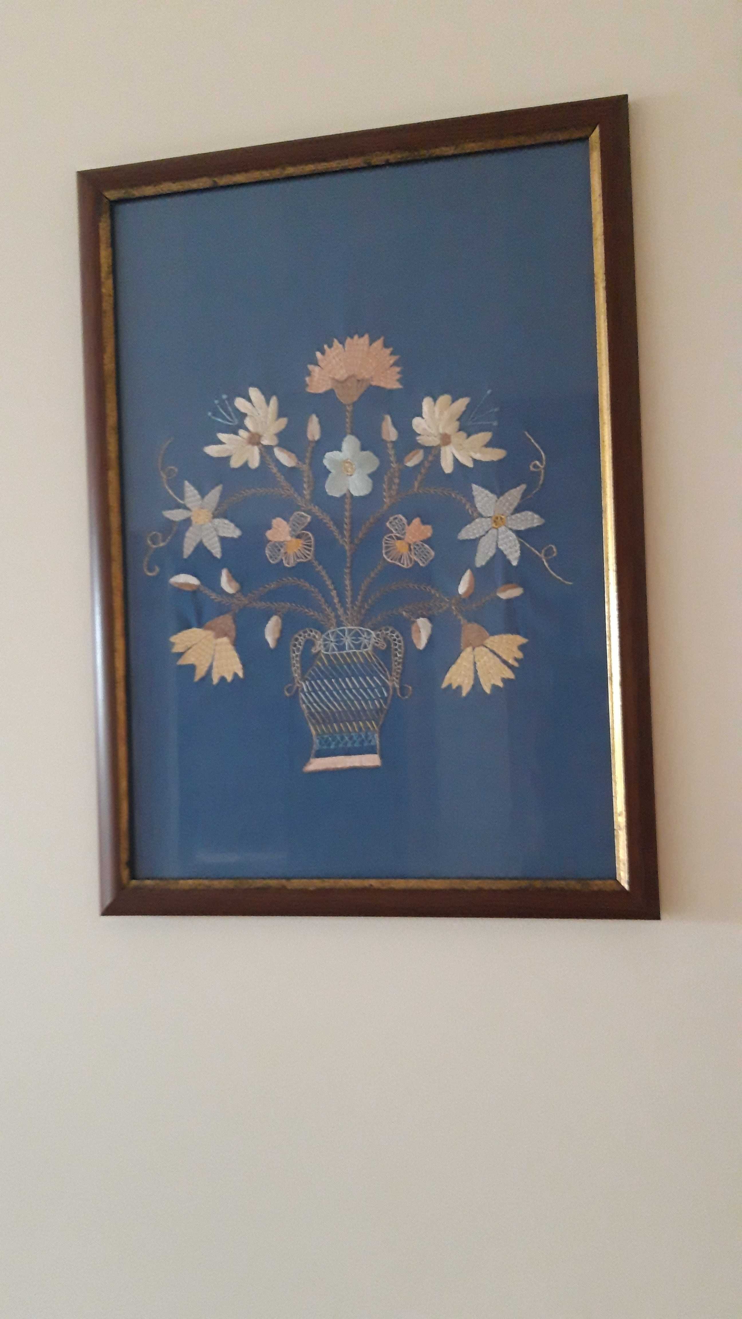 Quadro com bordado de Castelo Branco