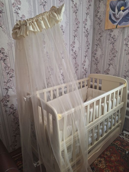 Дитяче ліжко стан нового +матрас+білизна