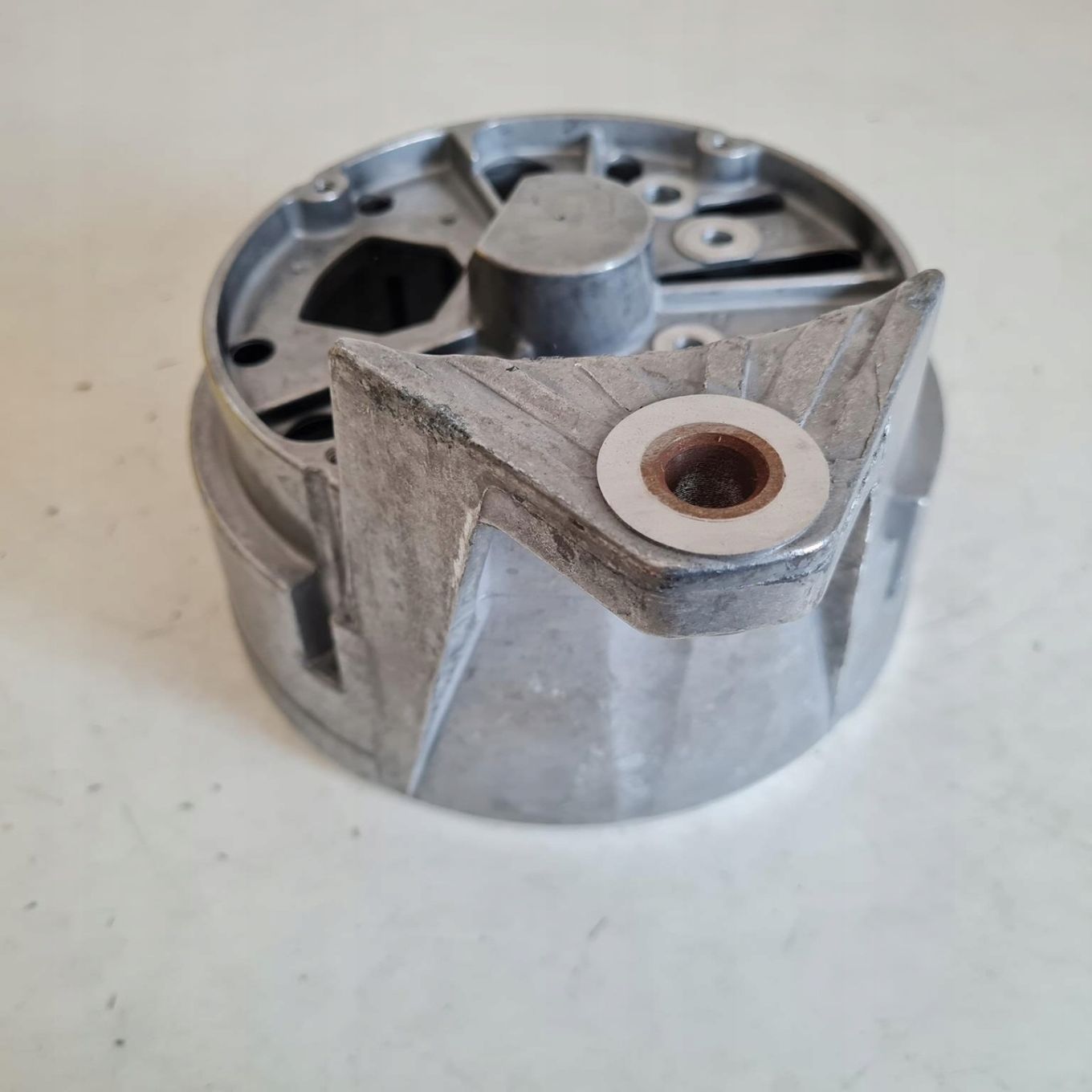 MERCEDES ATEGO AXOR TRAVEGO OBUDOWA ALTERNATORA BOSCH 1125887013