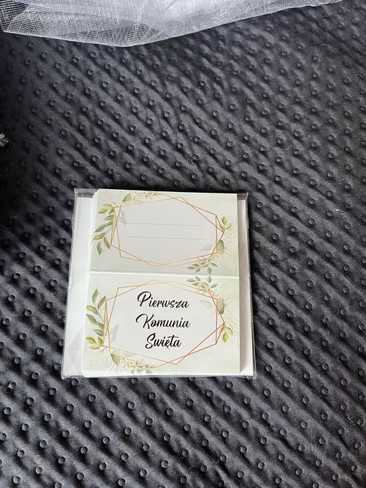 Ozdoby, pozostałości po Komunii