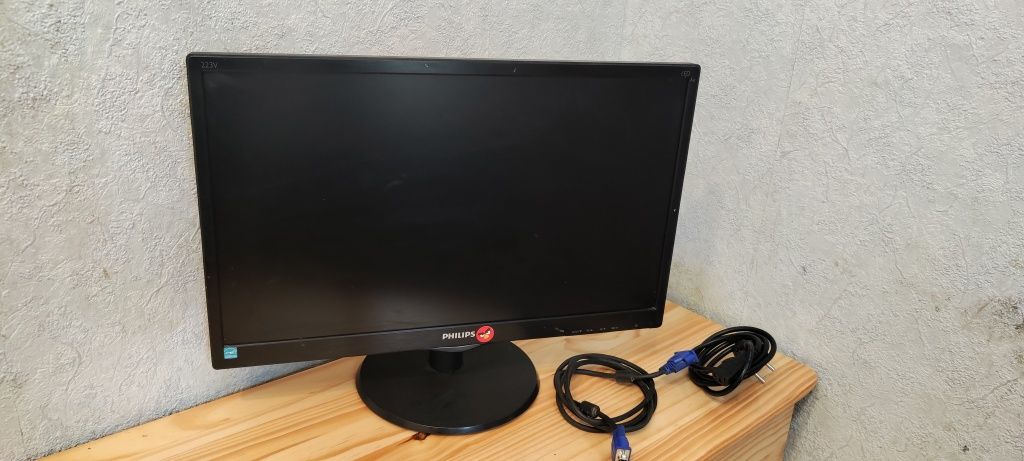 Монитор Philips 22 дюйма и колонки с сабвуфером