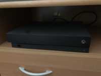 Xbox One X z oryginalnym padem