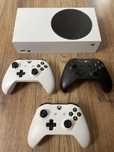 Xbox series S 500gb + 3 pady