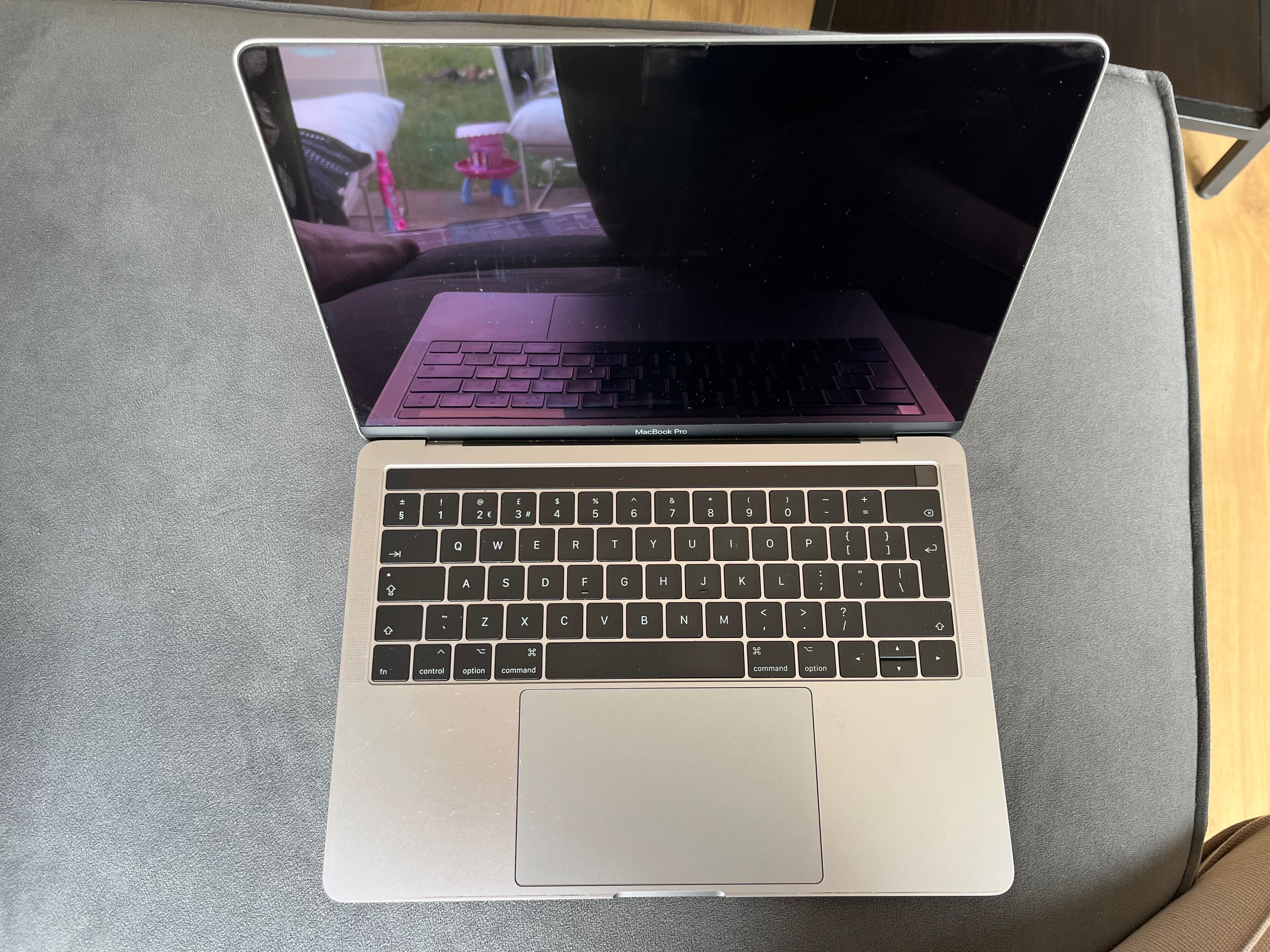 Mac Book PRO 13”  / zepsuta taśma sygnałowa