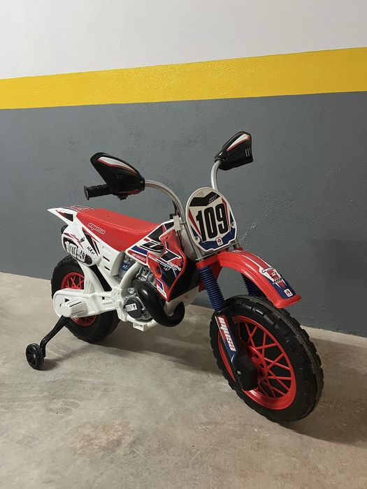 Moto eléctrica criança