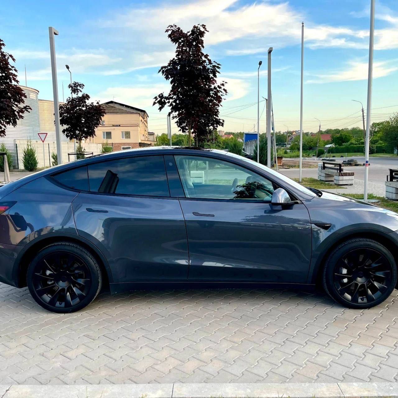 Tesla Model Y 2021