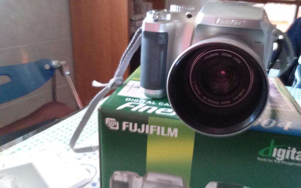 Câmara digital FujiFilm FinePix S304