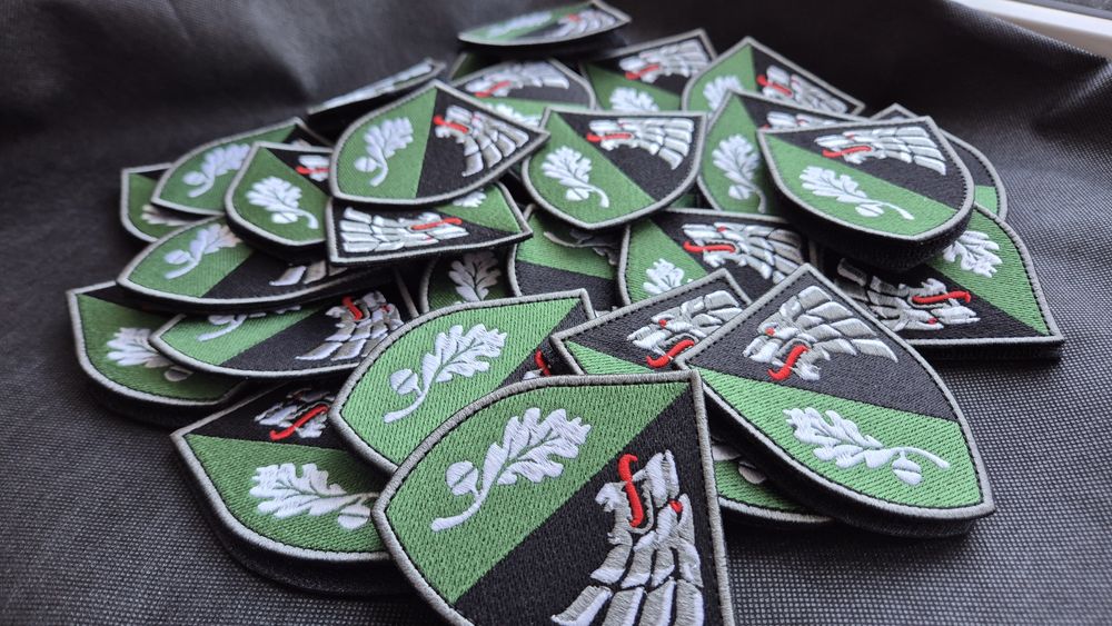 Машинна вишивка на замовлення – логотипи, шеврони, імена