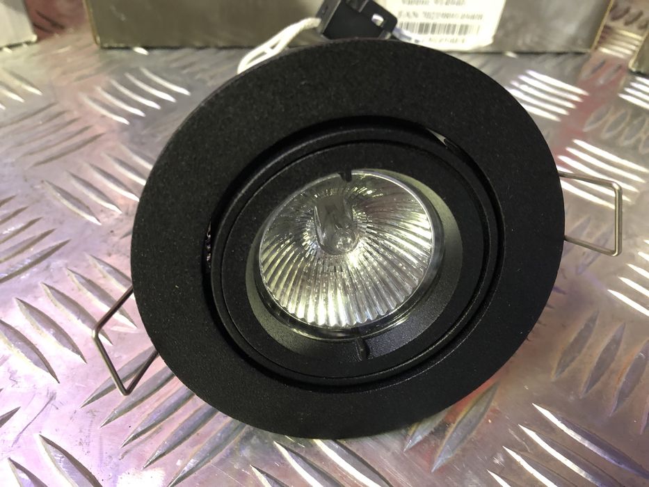 Lampa halogen wpuszczany sufitowy